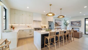 Unclassified image, 2 of 29, button - Second Wind #390: 6  BR, 4.5  BA House in Chelan, Sleeps 14 (Chelan)