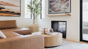 Unclassified image, 3 of 29, button - Second Wind #390: 6  BR, 4.5  BA House in Chelan, Sleeps 14 (Chelan)