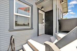 Exterior detail - The Downtown Carriage Flat (San Diego)