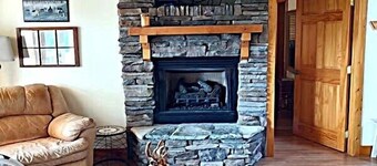 S-13  Slopeside Solitude  4 BR / 4 1/2 BA house with gameroom