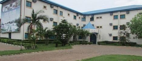 Façana frontal de l'allotjament