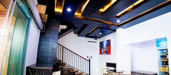Blue Island Hotel And Suites