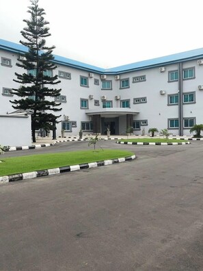 Front of property - Blue Island Hotel And Suites (Enugu)