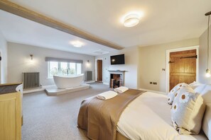 5 bedrooms, iron/ironing board, travel cot, WiFi