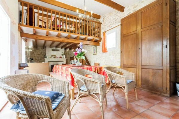 Interior - Villa de 4 Chambres Avec Jardin Aménagé et Wifi à Génissac (Génissac)