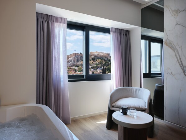 Acropolis Superior King Room | Eigener Whirlpool