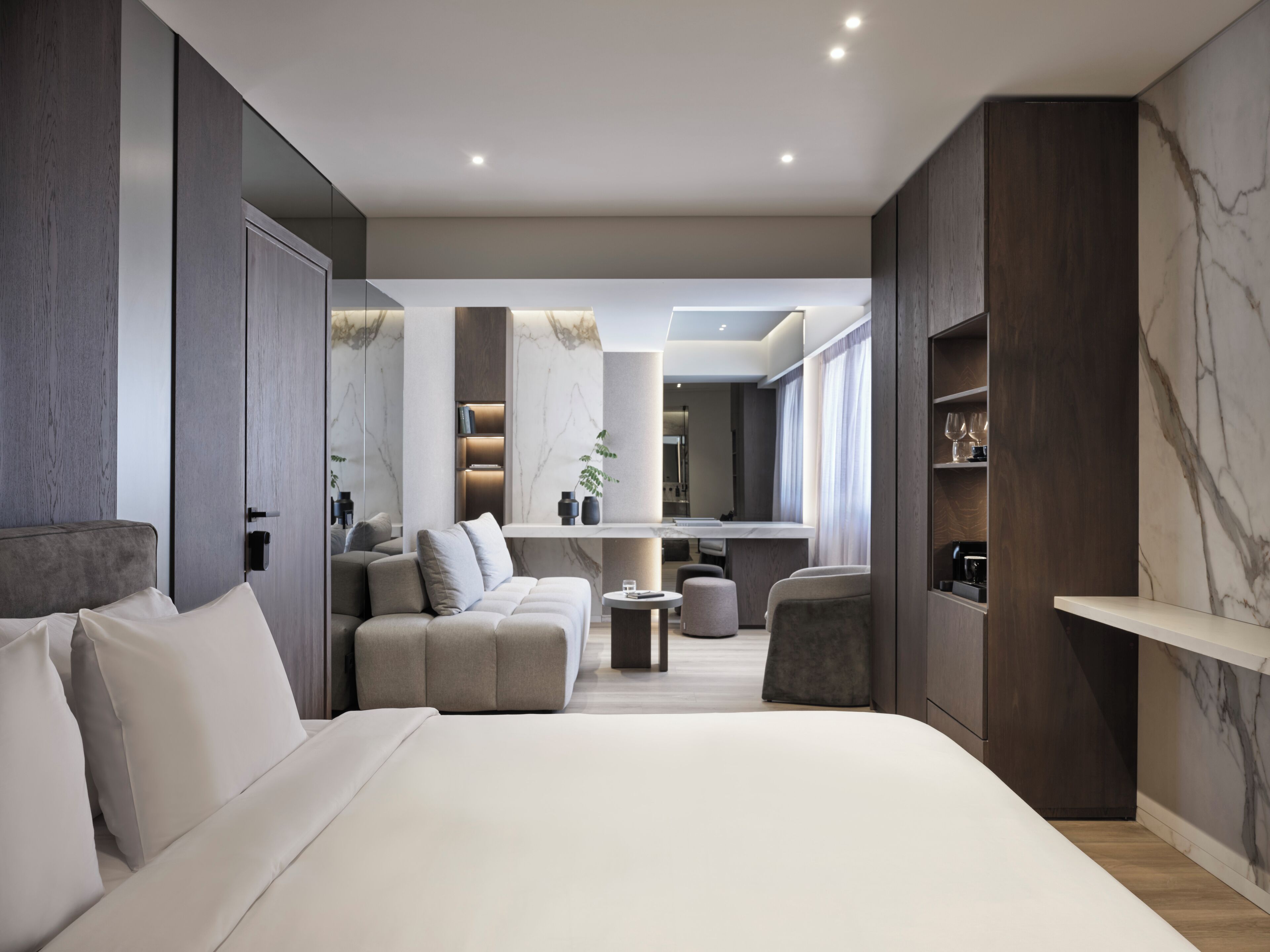 Superior kamer | Een minibar, een kluis op de kamer, een bureau, een laptopwerkplek