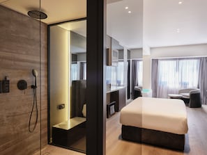 Acropolis Executive King Room with Hot Tub