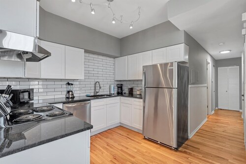 Amazing Soulard STL Unit, 713a