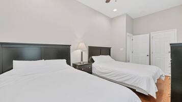 6 bedrooms, iron/ironing board, WiFi, bed sheets