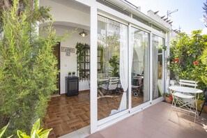 Outdoor dining - Cozy duplex in an urbanization with a swimming pool! (Torrevieja)