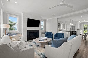 Smart TV, fireplace, books - New Listing - Seas the Day, gorgeous private heated pool, close to the beach (Kure Beach)