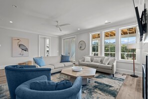 Smart TV, fireplace, books - New Listing - Seas the Day, gorgeous private heated pool, close to the beach (Kure Beach)