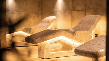 Sauna, steam room