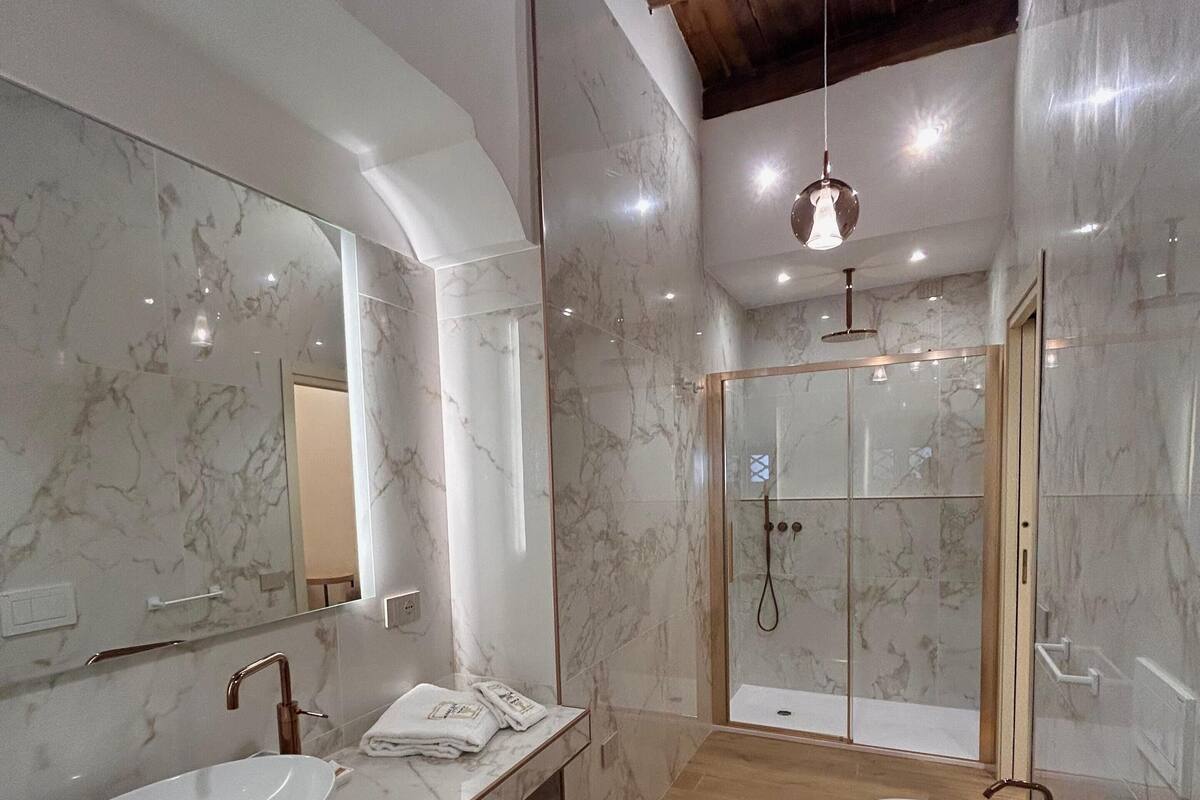 Luxury Double Room, 1 Queen Bed, Private Bathroom, Courtyard View | Free minibar, in-room safe, individually furnished, desk