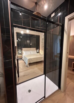 Free minibar, in-room safe, individually furnished, desk - Heraklean Suites Tropea (Tropea)