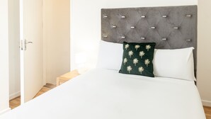 House | 2 bedrooms - Host Stay Bardsay Road (Liverpool)