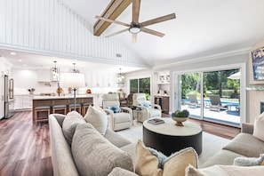 Smart TV, fireplace, video library - 60 Lawton Rd: Sea Pines (Hilton Head)