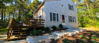 Renovated Wellfleet Retreat: Comfort Amidst Pine Trees (2384)