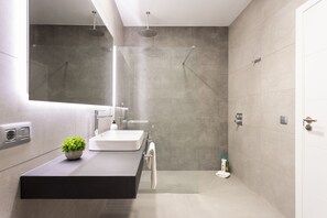 Shower, hair dryer, towels - Amazing 3bd & view vacation home (Adeje)