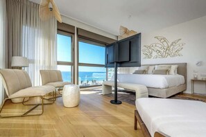 4 bedrooms, desk, iron/ironing board, WiFi - #Breathtaking 4BR/3BA Duplex Seafront (Tel Aviv-Yafo)