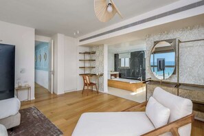 4 bedrooms, desk, iron/ironing board, WiFi