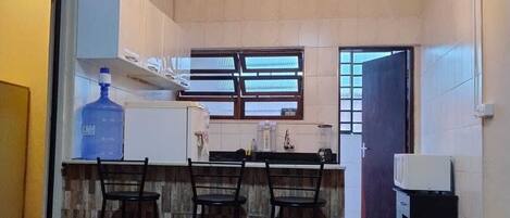 Fridge, microwave, stovetop, blender