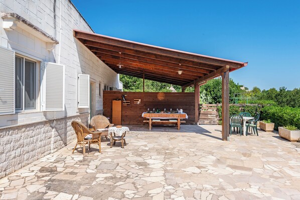 Family House, Multiple Bedrooms, Mountainside (Casa Vacanze Minare Selva di Fasano) | Outdoor dining