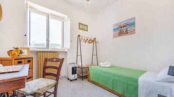 3 bedrooms, laptop workspace, free WiFi, bed sheets