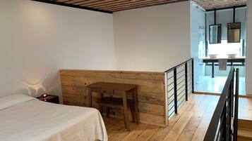 1 bedroom, in-room safe, desk, iron/ironing board