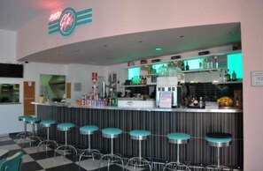 Apartment | Bar (on property)