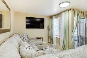 Interior - Cozy & Centrally Located SLC Condo w/ Balcony! (Salt Lake City)