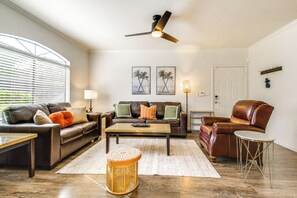 Apartment (2 Bedrooms) | Interior - 3 Mi to Tpc: Chic Condo w/ Pool Access & Grills (Scottsdale)