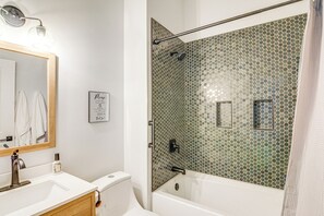 Apartment (2 Bedrooms) | Interior - Steps to Lake Pagosa! Remodeled Home w/ Sleds (Pagosa Springs)