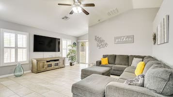 House (3 Bedrooms) | Depan hartanah