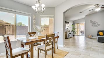 House (3 Bedrooms) | Interior