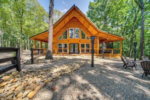 House (4 Bedrooms) | Interior - Upscale Broken Bow Cabin: Hot Tub & Fishing Pond! (Broken Bow)