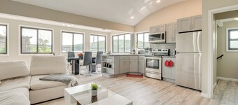 Modern Harveys Lake Apartment w/ Beach Access!