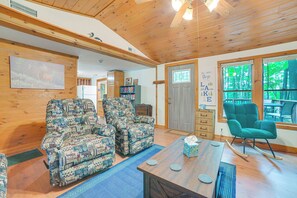 House (2 Bedrooms) | Interior