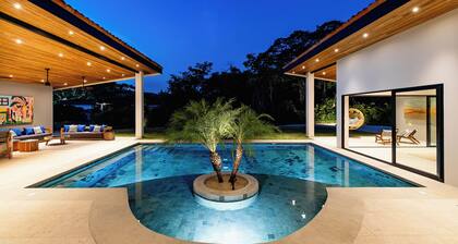 Modern villa at exclusive Hacienda Pinilla 5min from beach/golf & beach club