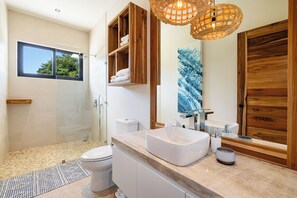Shower, jetted tub, hair dryer, towels