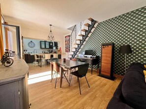 Dining - Villa Rochelaise Proche de la Plage (La Rochelle)