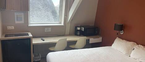 Desk, laptop workspace, free WiFi, bed sheets