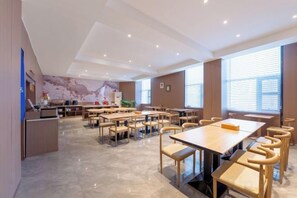 Unclassified image, 3 of 34, button - Xingchen Hotel (Gongyi Songling Park) (Gongyi)