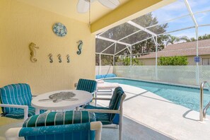 Una piscina cubierta