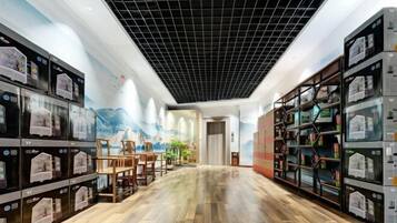 المنشأة من الداخل