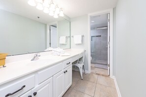 Appartement, 2 slaapkamers | Badkamer | Shampoo