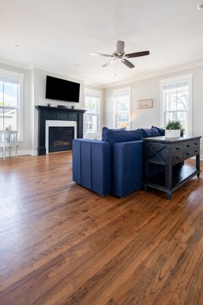 House, 3 Bedrooms | Living area | Smart TV