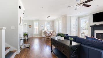 Rumah, 3 kamar tidur | Area keluarga | Smart TV