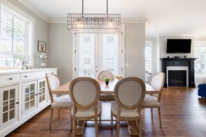 House, 3 Bedrooms | Dining
